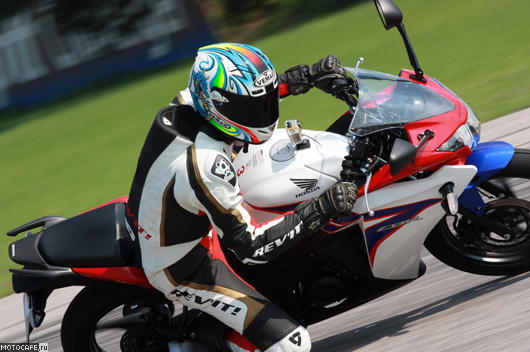 Honda CBR125R и CBR150R 2011